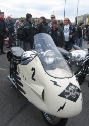 The Dustbin allows you to work on your own original paint scheme like on this BSA Road Rocket. Next to her, a BSA 500 Gold Star DBD34