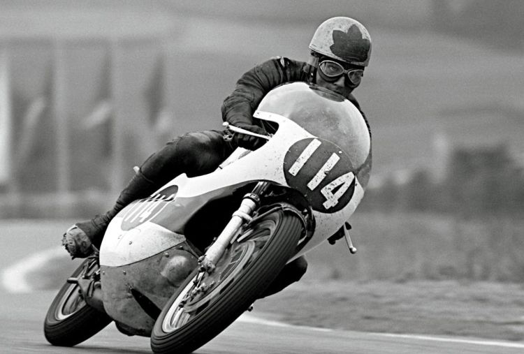 15.For 1967, Bill Ivy joined Phil Read, replacing Mike Duff as Yamaha works rider. He promptly won the 125cc championship that year. Active racing:1962 - 1963, 1965 - 1969 Teams: Jawa and Yamaha Won 1 Championship 125cc | 1967