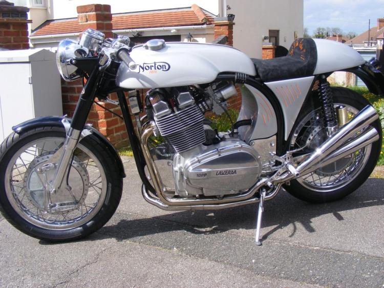 LAVERTON Moving to the Italian mills, this 1000 Laverda becomes a Laverton.