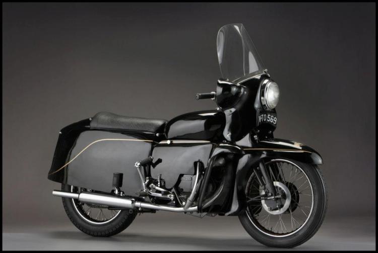 D As the Black Prince, the enclosed version of the Black Shadow. 108 enclosed were made.