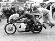 3.Starting the MV Agusta 3 cylinders, no fancy rollers, just a motivated mechanic.