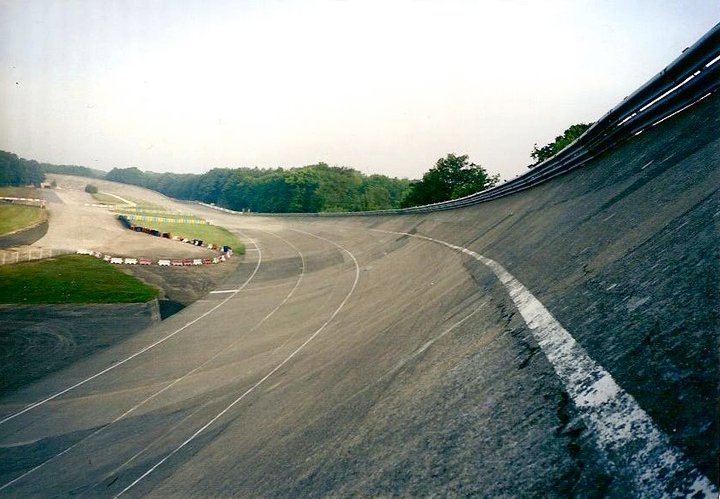 The famous track of Monthlery, now closed for the racing events. (see the cracks on the curve that you can take at 150 mph!)