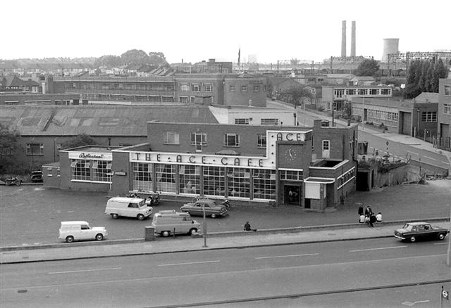 Rebuilt in 1949, the Ace Cafe will become quickly the render-vous of the all London Ton-up boys.