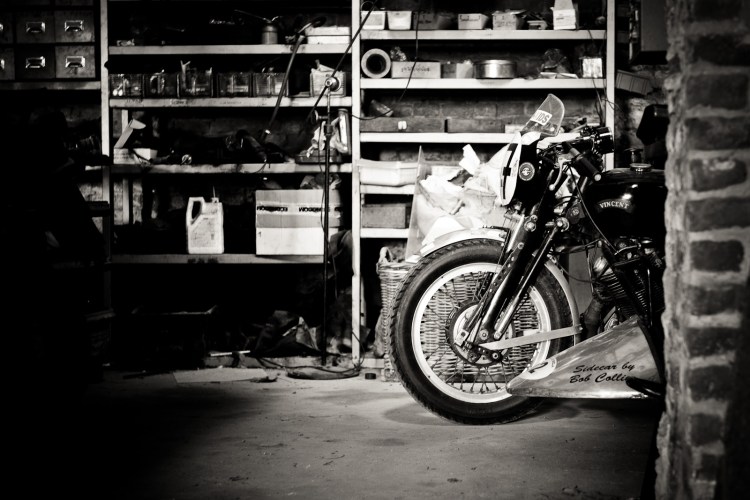 Let's start the visit by the garage, a rather conventional place to find Vincent... © Sebastien Nunes