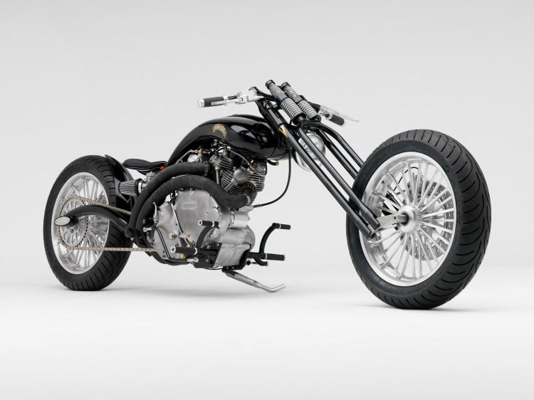Vince “Nobody” Doll from Redneck Engineering built this bike in 2000 for Mike Marquart. Its nickname is "Curves" and it uses a 1951 Vincent Rapide engine that Steve Hamel workshop in Minneapolis contributed to restore.