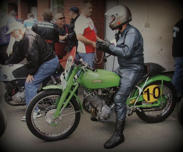 You cannot miss Bernie Stovin and his Comet nicknamed "Kermit" like the Muppet Show Frog.