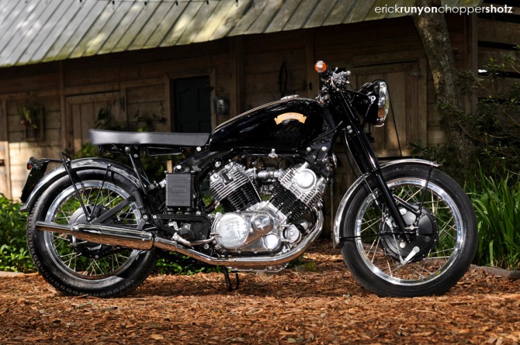 More interesting is the Vinago, that Billy Joel ask Greg Hageman of Doc's Chops to built it specially for him. The work done is really high level in terms of finishing.