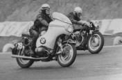 Gaillard-Gaillard's R60/2 did not shoot for the performance despite the full fairing and the large front brake. It will finished in 21th position, before much faster machines. It looks looks like The Tortoise and the Hare story....