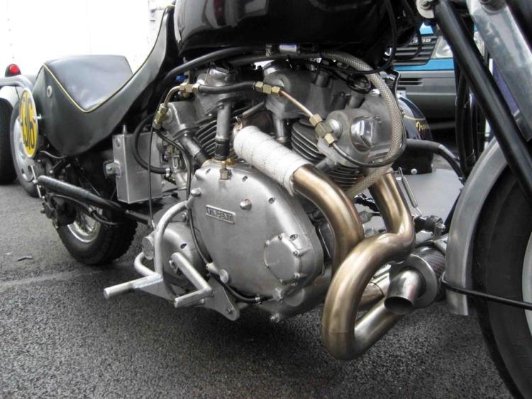 Tomo's 4v - shown at the VMCC 1000 Bikes 