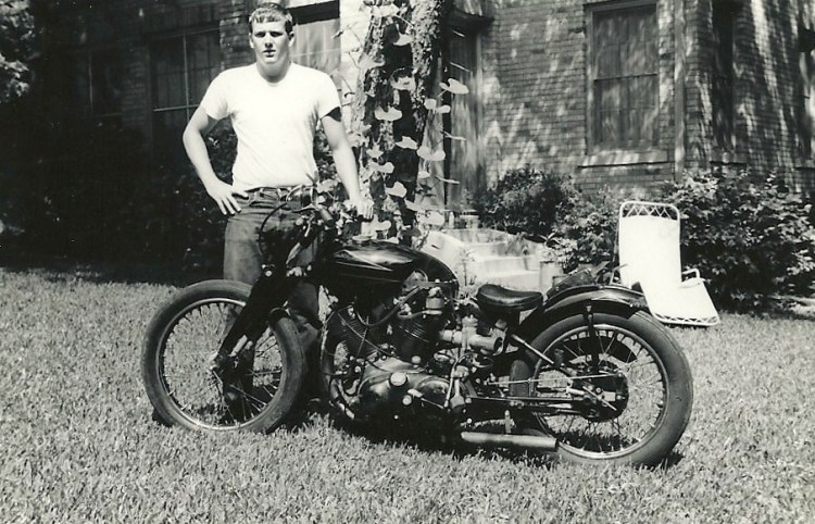 The Black Shadow transformed in a Salt Lake Racer. The delivery never took place and eventually Bob Welborn, became owner of this very fast Vincent.