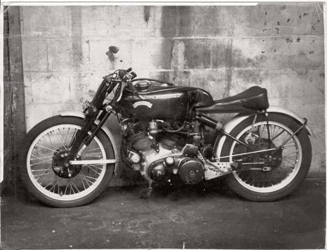 One of the last shot of Gunga Din. Note that the machine has the latest unpainted die-cast crankcases. Gunga Din has been restored to this exact specification.