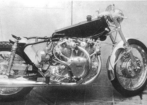 This picture unveiled the Cees Fick architecture, a stock RFM, a conventional swinging arm, a tubular rear frame, 2 shocks and a Ceriani front fork.