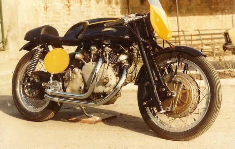 This racer which was for sale Italy in the 80s, was presented by the seller as a Cees Fick, however one can see that the architecture is different | Information Dominique Le Bris