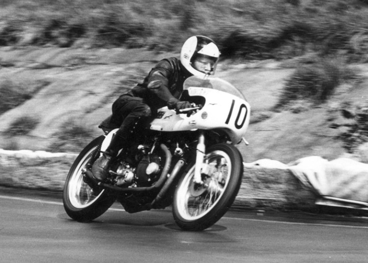 Stuart Howe on his Curtis-Vincent in 1972. Stuart was a Vincent sidecar-racing specialist and did a lot of the engine preparation on his bike. Note the Dunstall front fork with built-in calipers.