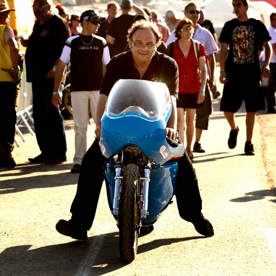 Patrick at Chimay, riding the racer in the paddock. © Denis Boussard