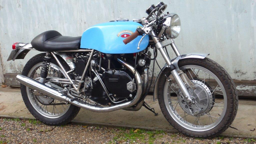 For sale Egli-Vincent EV22C Was originally assembled in the UK by Roger Slater 1970 Egli Vincent french registration Rapide 1950 C engine F10/AB/1/3491 Features: Twin sparks heads, Lightning camshafts (Mk II), Omega pistons, Alpha Bearings crankshaft, Electric starter by Grosset, Alton alternator, Robinson 4LS front drum brake on Borrani rim, Black Shadow original rear drum brake on Dunlop rim, Chronométric Smiths clocks with km/h speedometer, All Tomaselli controls. Fritz Egli certified frame ( Egli document ) Contact JM Marechal +33-611-55-28-44 (France) or email jmarechal13@gmail.com