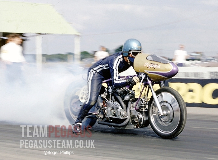 “Photographer Roger Phillips managed to capture Ian Ashwell in 1971 during Team Pegasus most successful year when they won both the BDR&HRA and NDRC championships. Santa Pod Raceway, UK”. Information TeamPegasus and picture © Roger Phillips