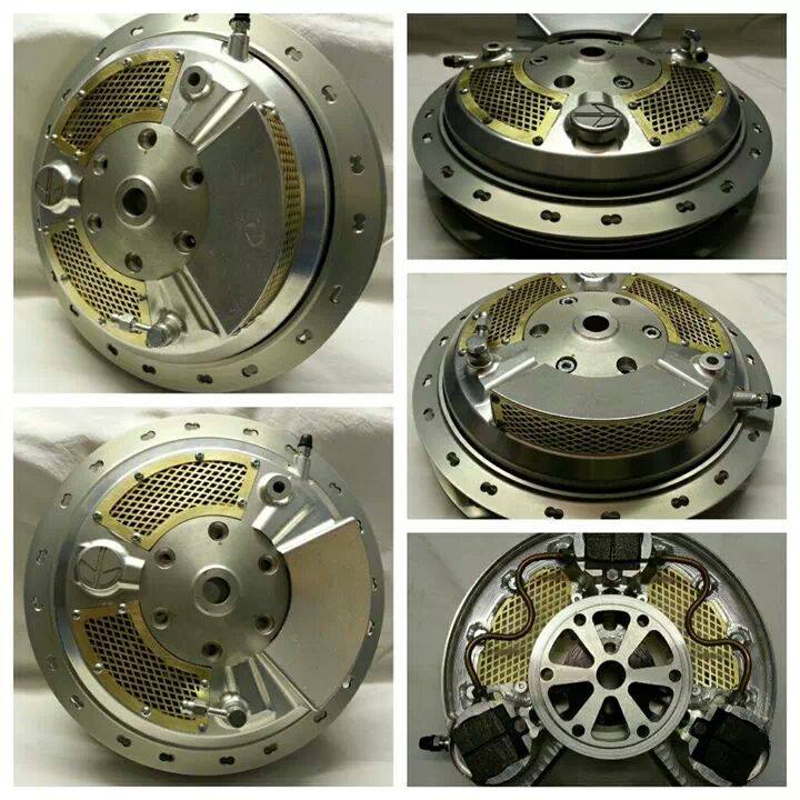 DB Brake Although the concept of the hydraulic drum is not new, this product works differently and is quite innovative. The external diameter is 300 mm and inside there are 2 discs with a diameter of 250 mm and 6 hydraulic cylinders 32 mm. They are used both for street bikes and racing. The aluminum version weights 8.5 kg and the magnesium one 7 kg. The performances are said to be like those of a modern motorcycle; the two central disks completely eliminate unsprang weight due to the gyroscopic effect. Count about 1,600 Euro for the basic model (many colors available) For more information see (3)