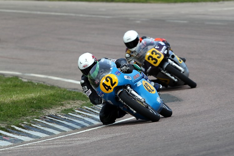 The Egli-Vincent 500 Racer made significant progresses in 4 rounds of racing this season. Pictures © Russell Lee (1)