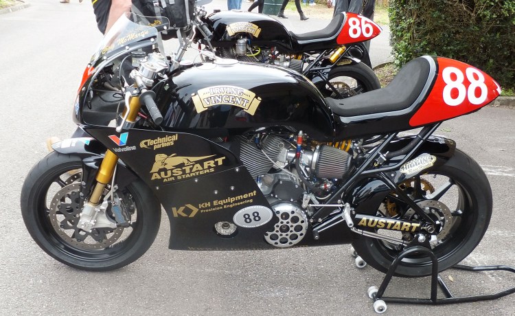 The Evolution 4, with 4-valve heads, just in front of a 2-valve version. Both being 1600cc configuration.