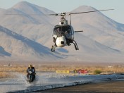 It is not “Mission:Impossible”, although it could be; the chopper chases the Egli at good speed, capturing the essence of the commercial message “Freshness, Elegance, Shiver”. After the postproduction, the effect is striking (2)(3).