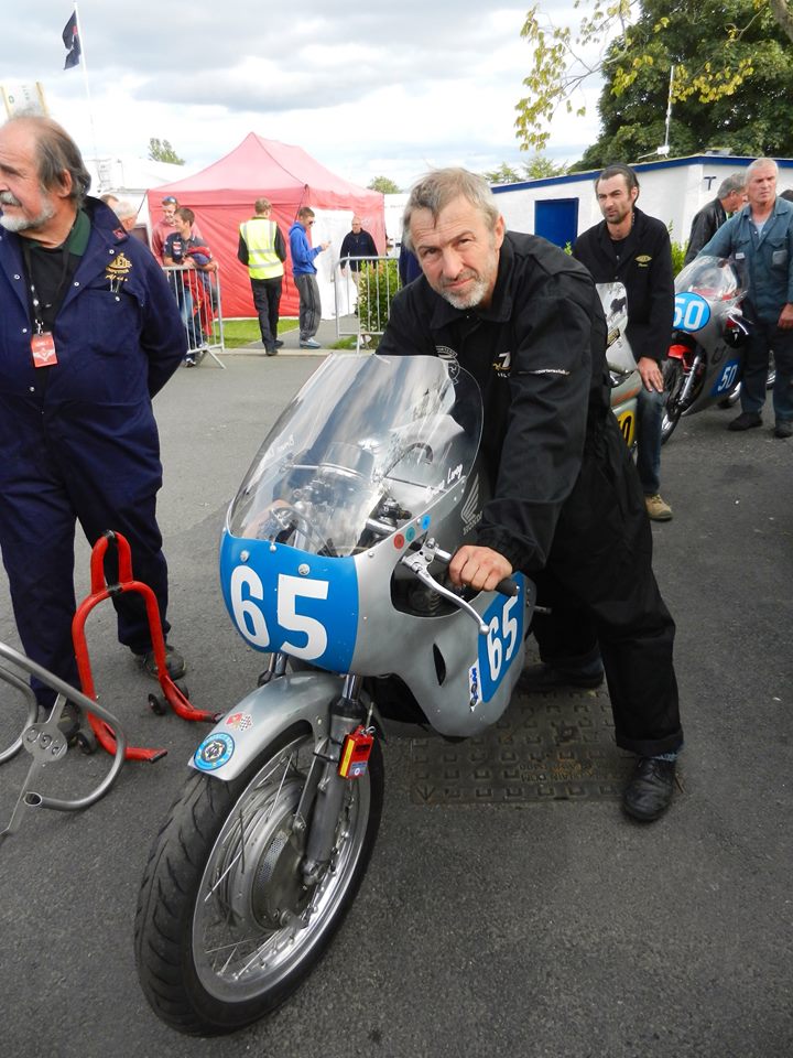 Bruno Leroy with Alex Sinclair's bike in 350cc class (Honda 350)
