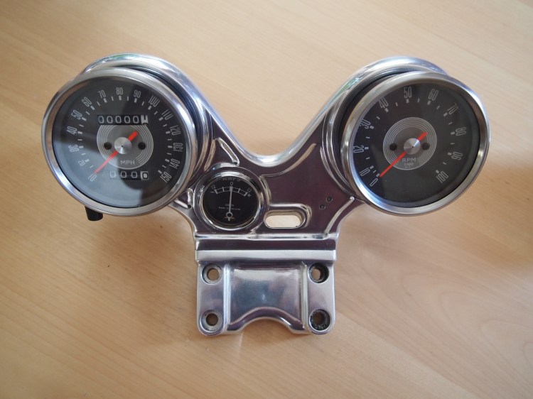 A new product in aluminum billet designed to fit Ceriani forks. Other variants to come soon.